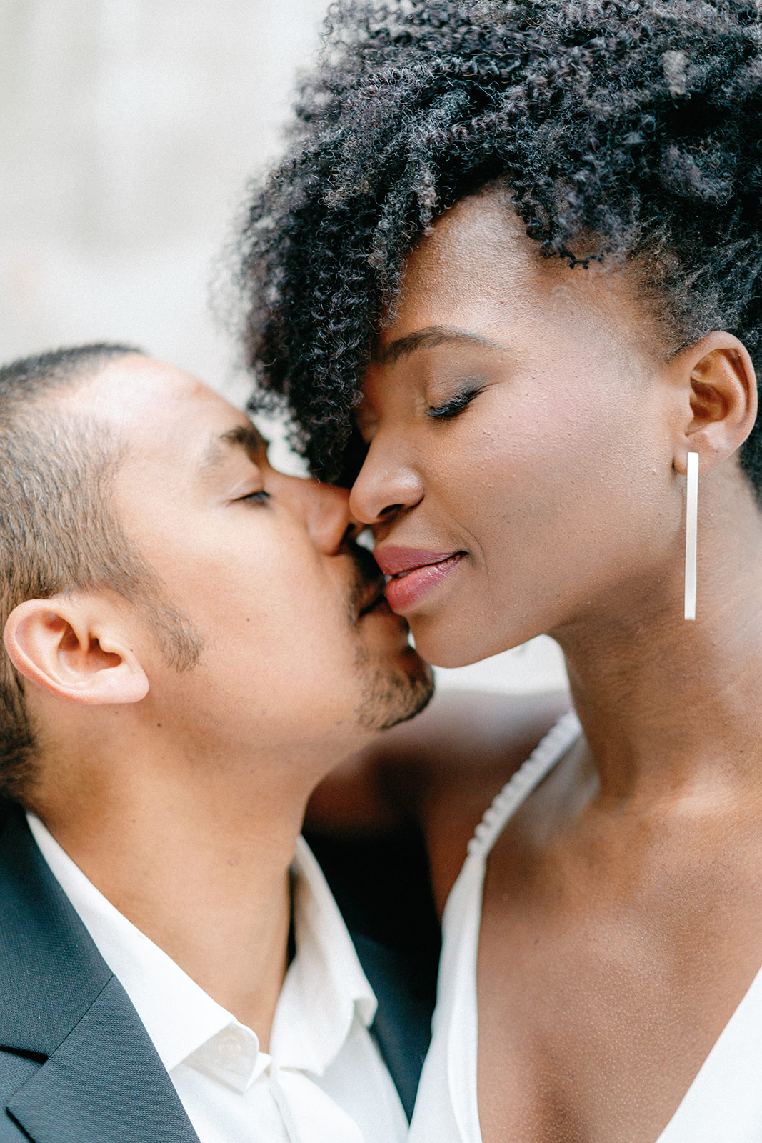 Photographe Mariage Couple Toulouse détail baiser bisous