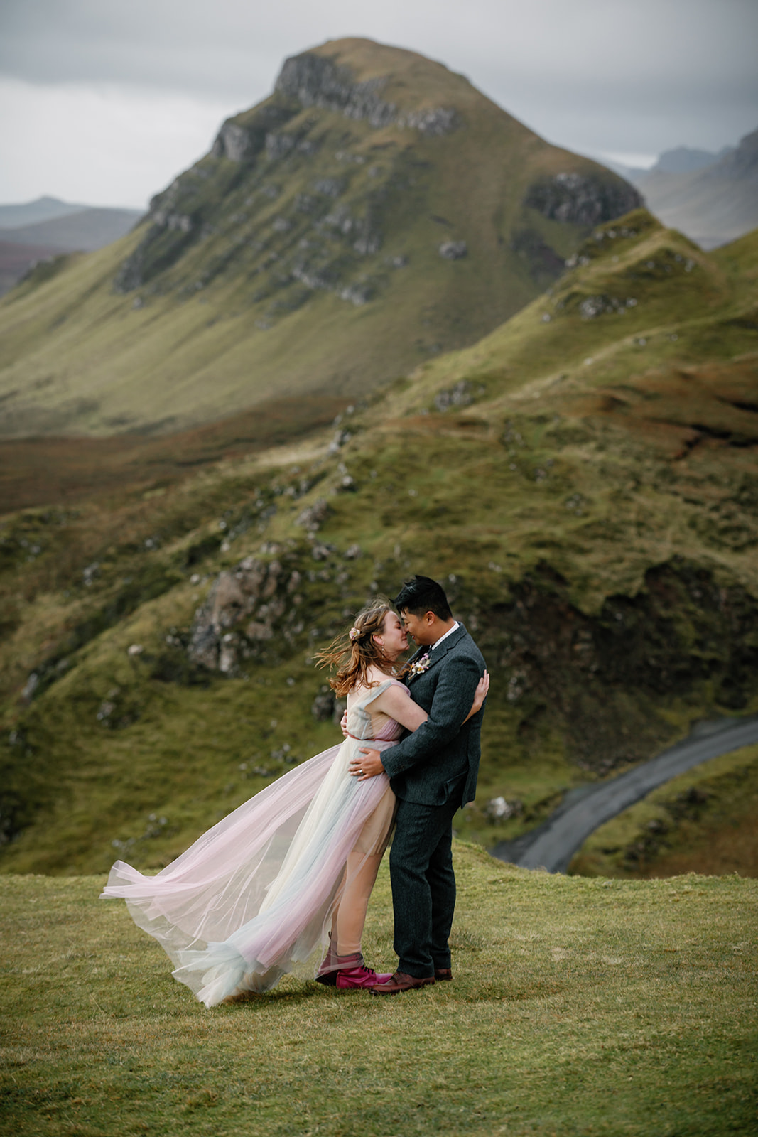 Mellie and Andrew shared an intimate moment with the majestic view of Quiraing, Isle of Skye as their backdrop