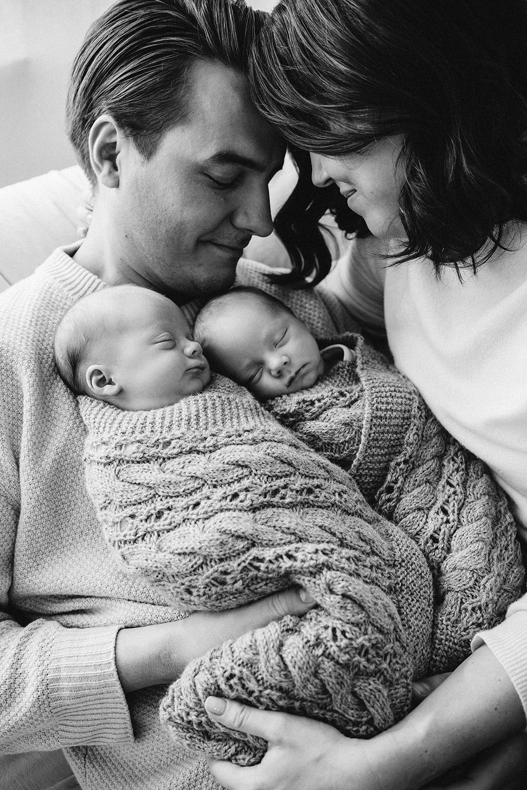 Kaksoset vastasyntyneen kuvaus twins newborn photoshoot Kauniainen