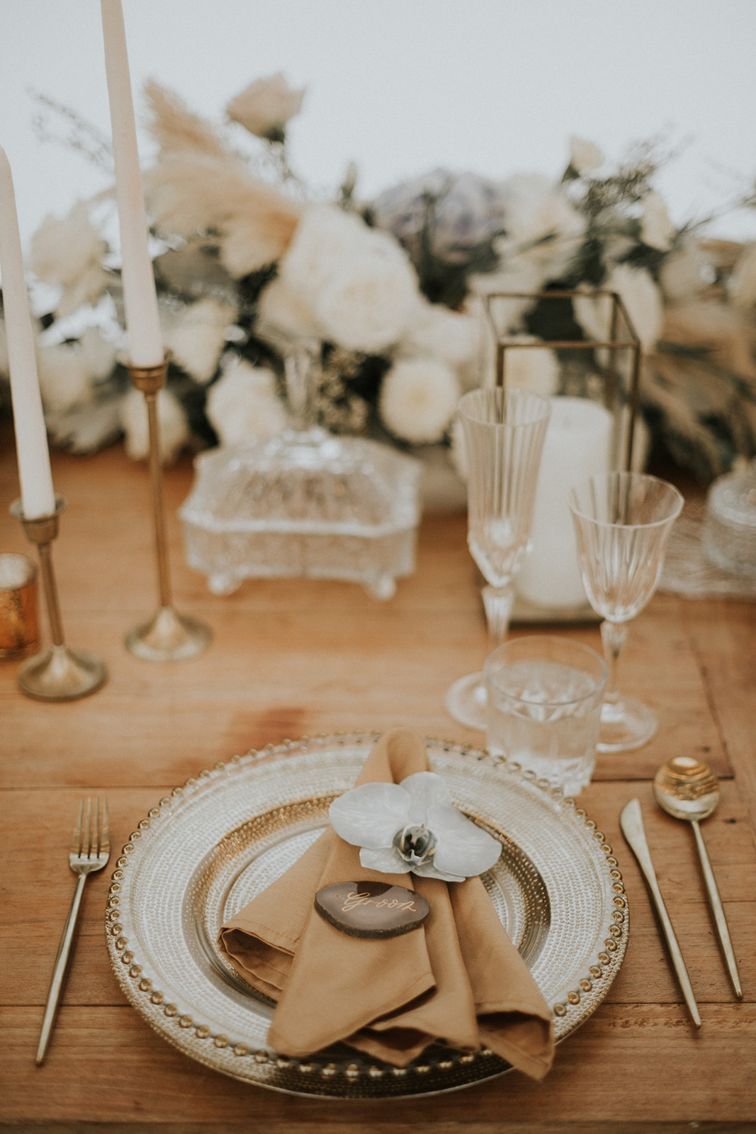 Rustic luxury wedding theme, indulge in a timeless palette of earthy tones.