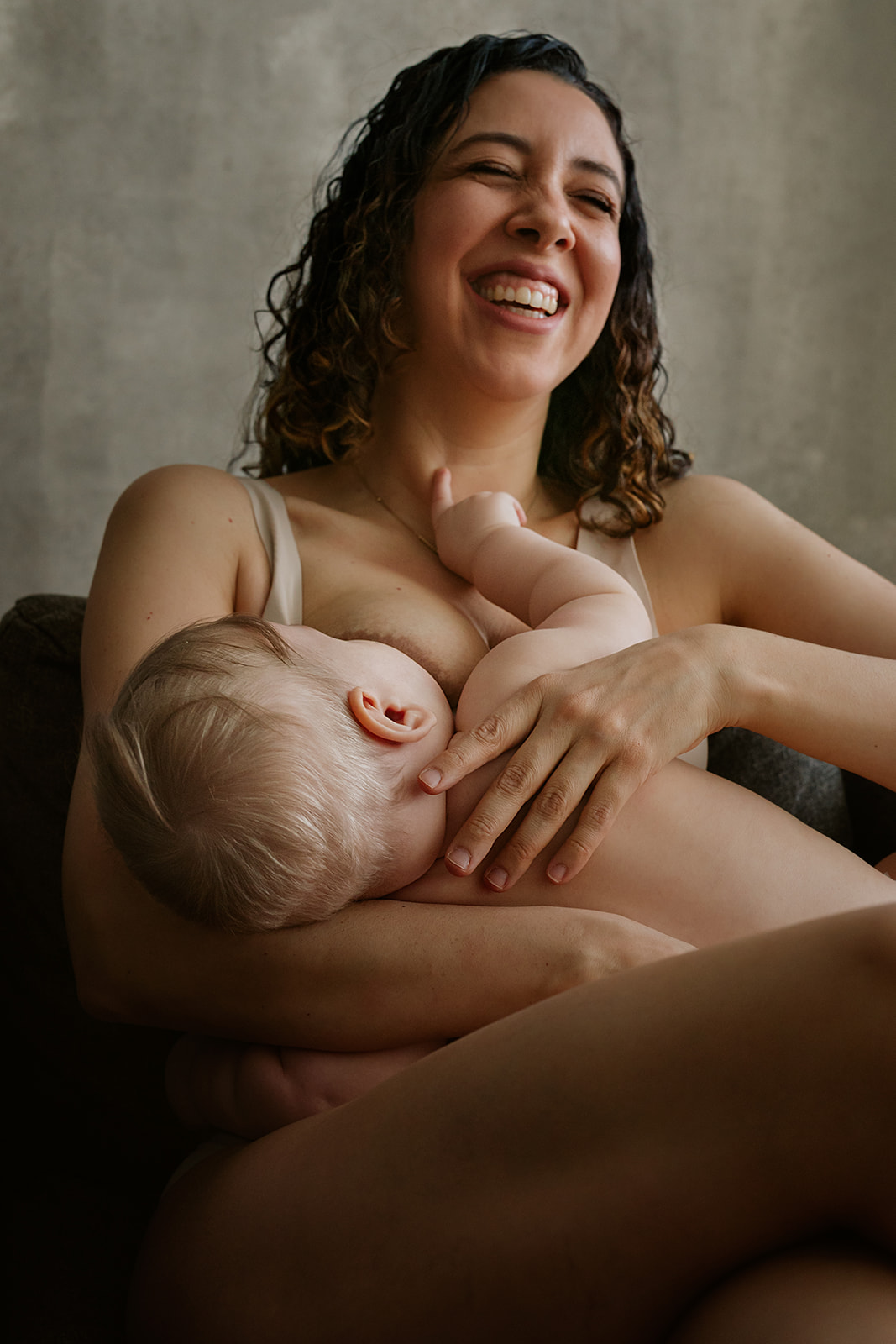mama bebe Niki Strbian vauvakuvaus imetys