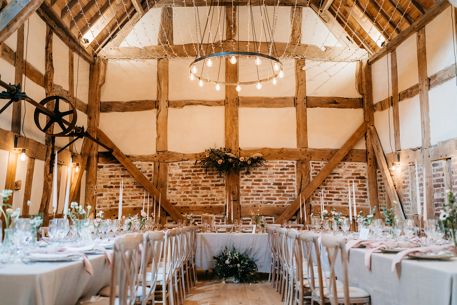 Barns & Yard wedding breakfast room decorated by Floral Findings