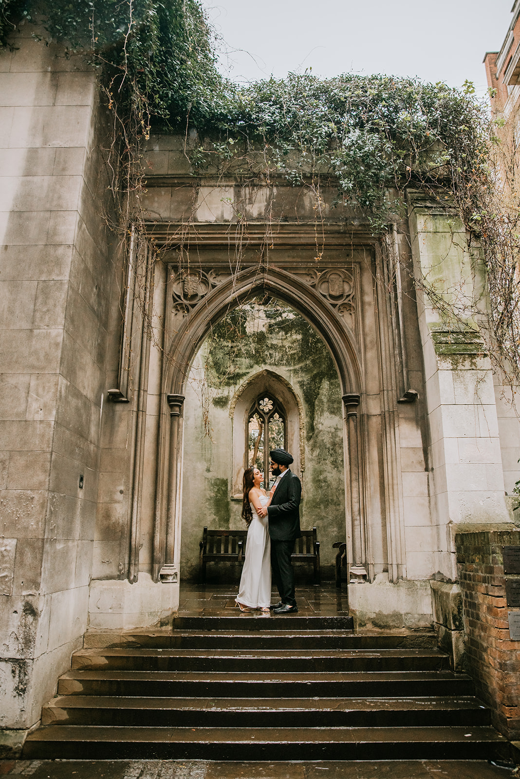 ST DUNSTAN IN THE EAST, LONDON ENGAGEMENT SHOOT