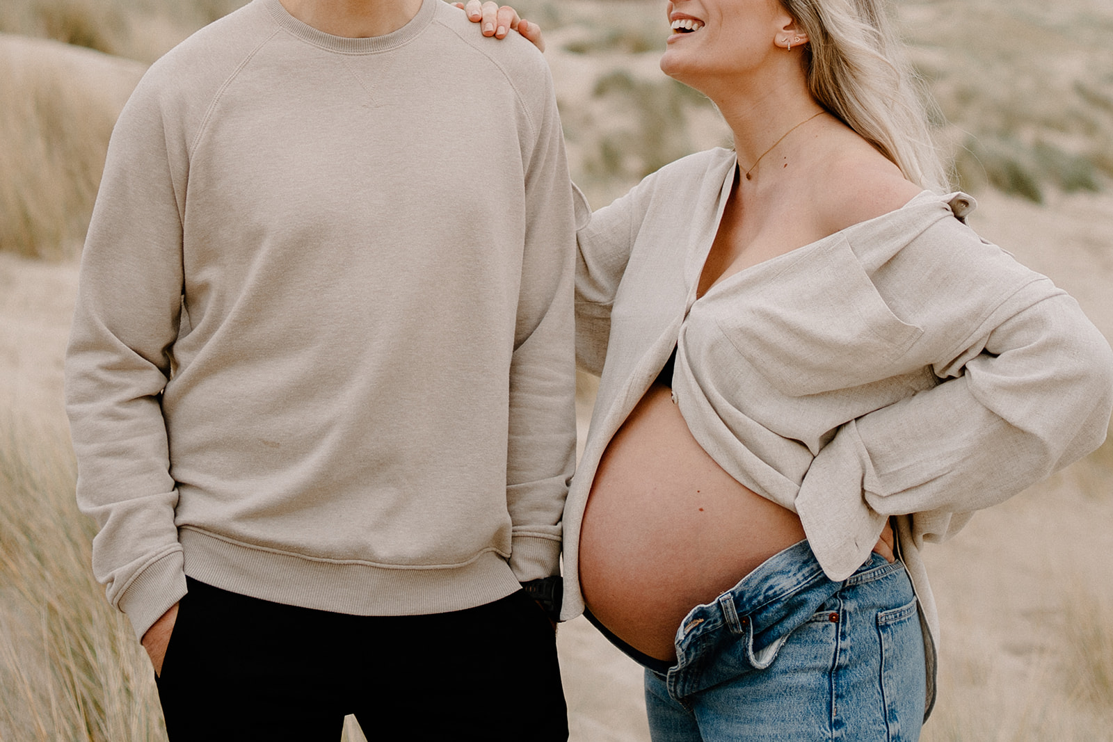 Zwangerschap fotoshoot op het strand in Zeeland