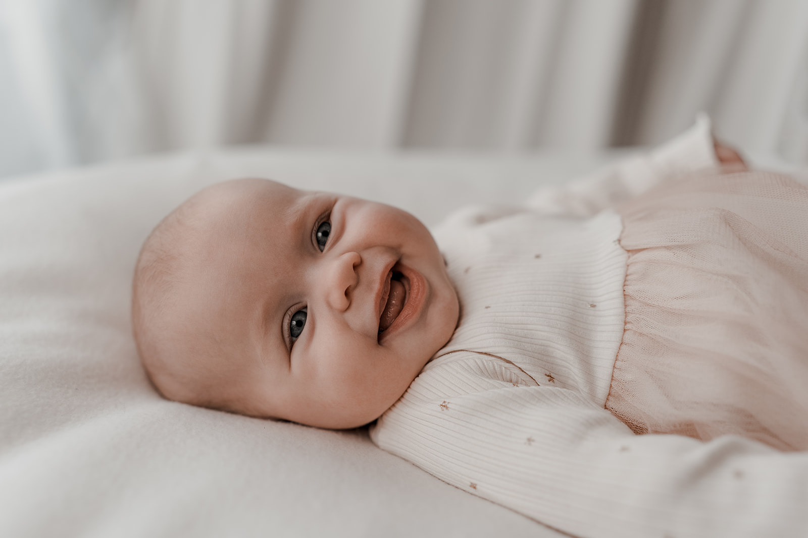 Billede af baby på 5 måneder i naturligt setop