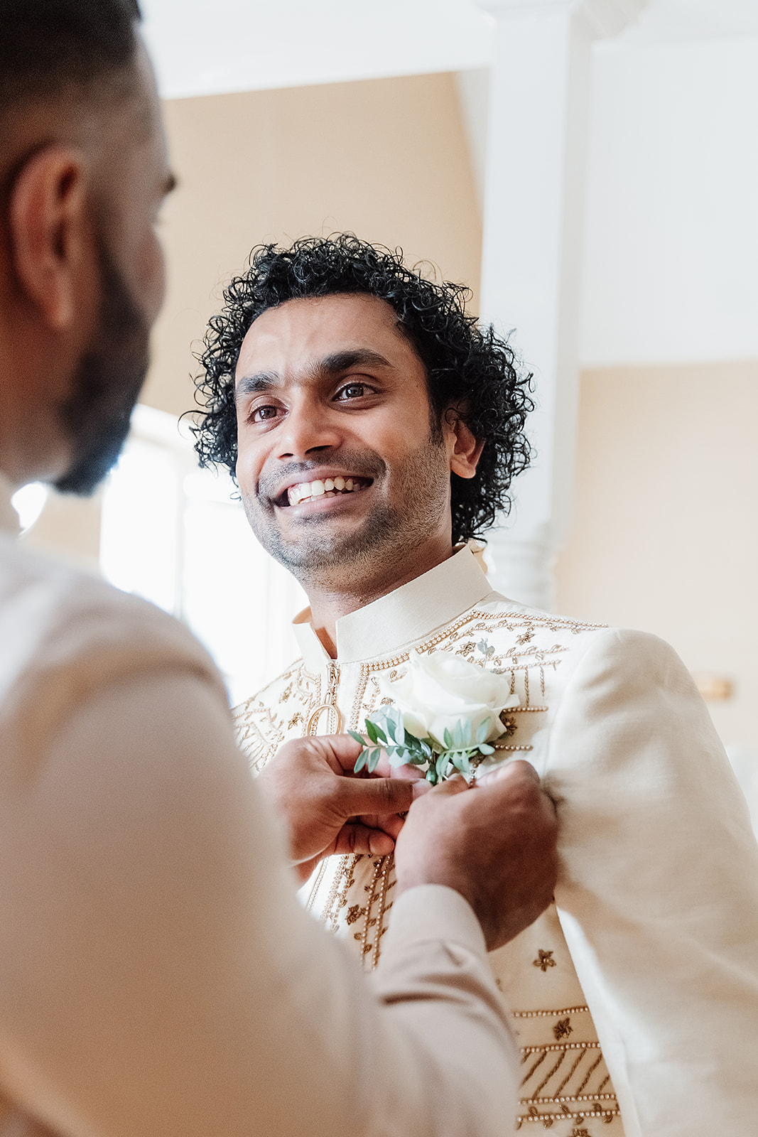 groom getting ready for Sri Lankan wedding 