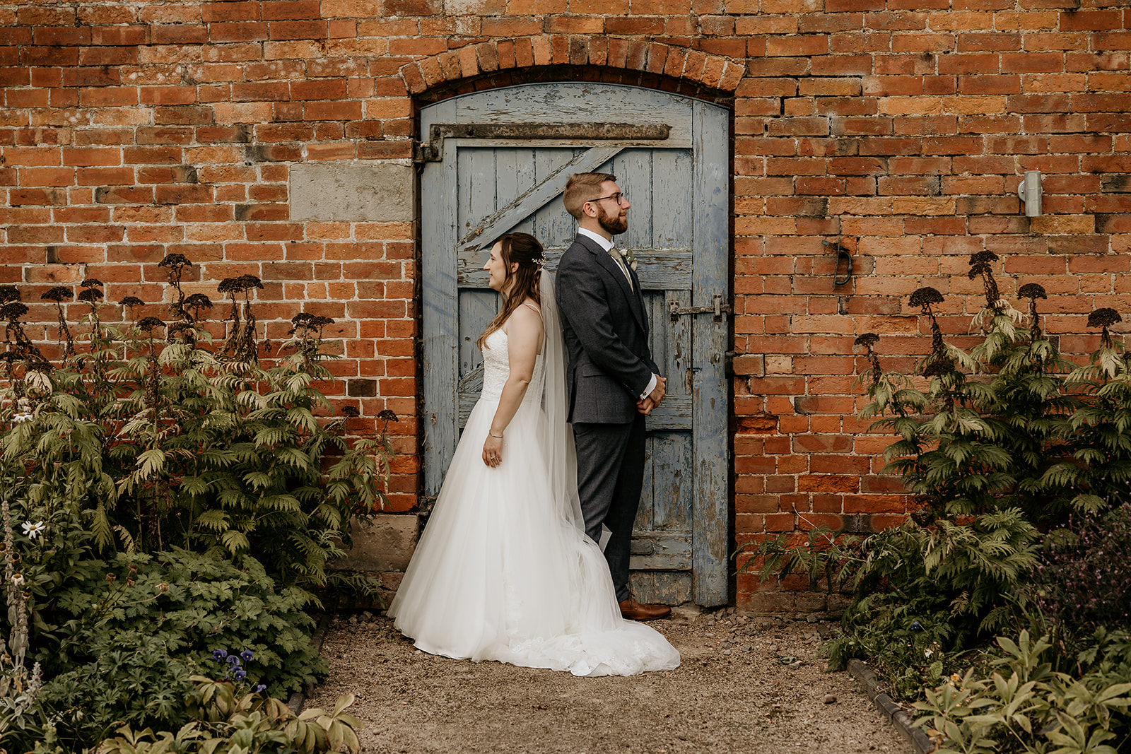 artistic wedding day pictures at cripps and co wedding