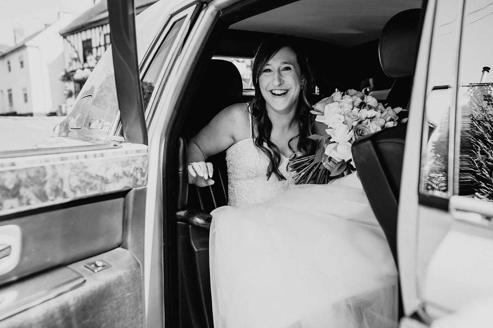 bride and bridal car