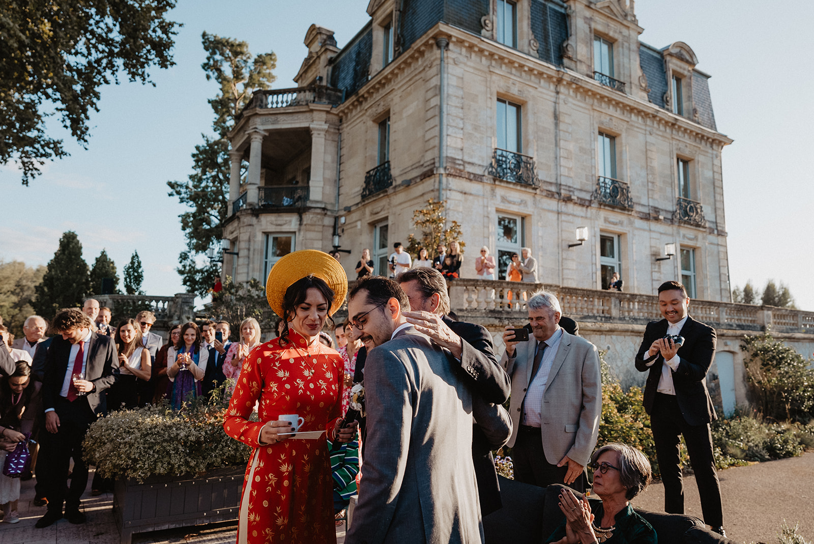 Mariage intimiste et multiculturel au château grattequina, près de bordeaux, photos los caballeros weddings