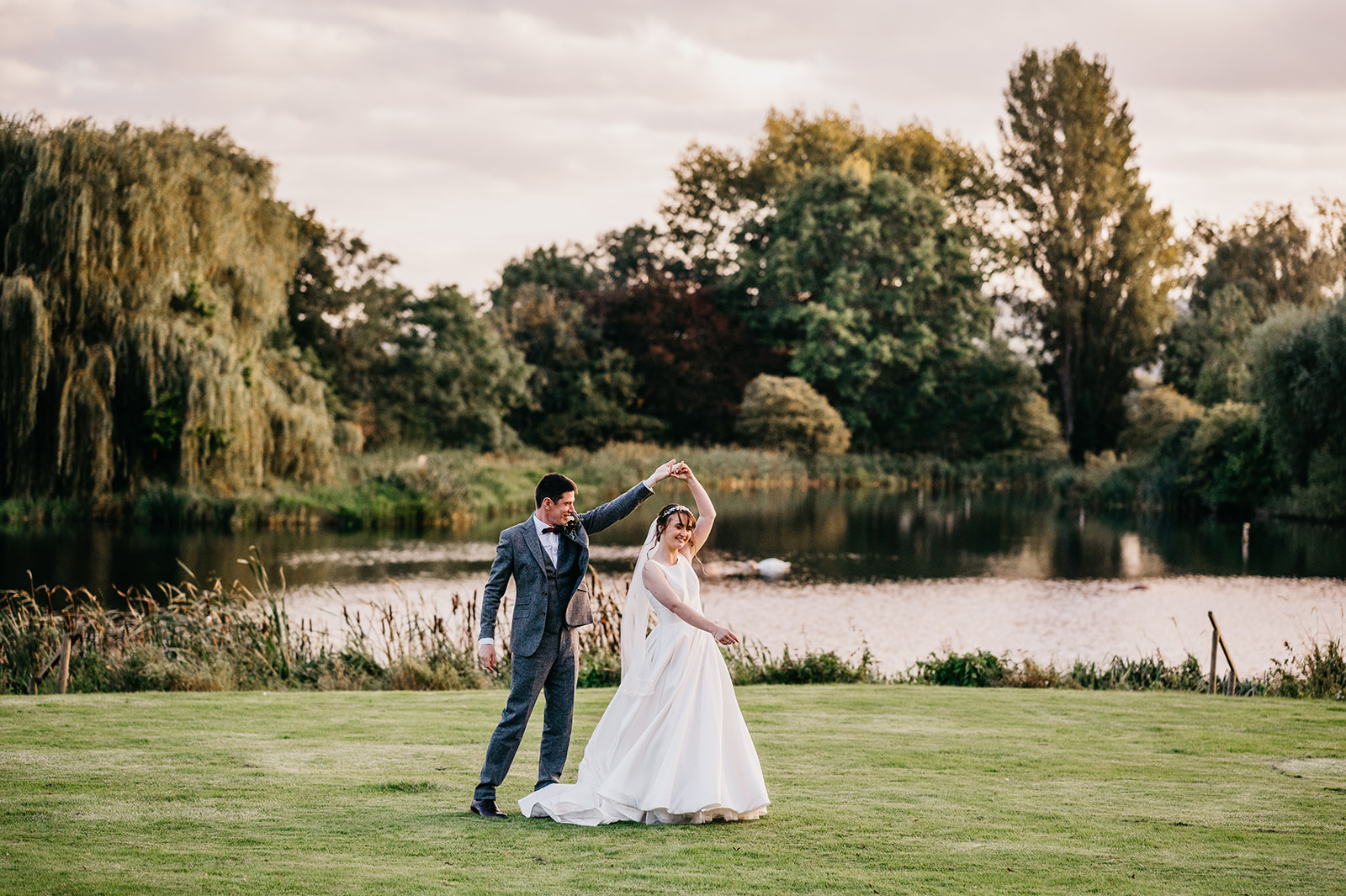 first dance during sunset in pershore