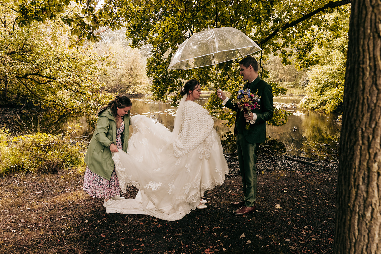 Bruiloft, regen, paraplu, trouwreportage