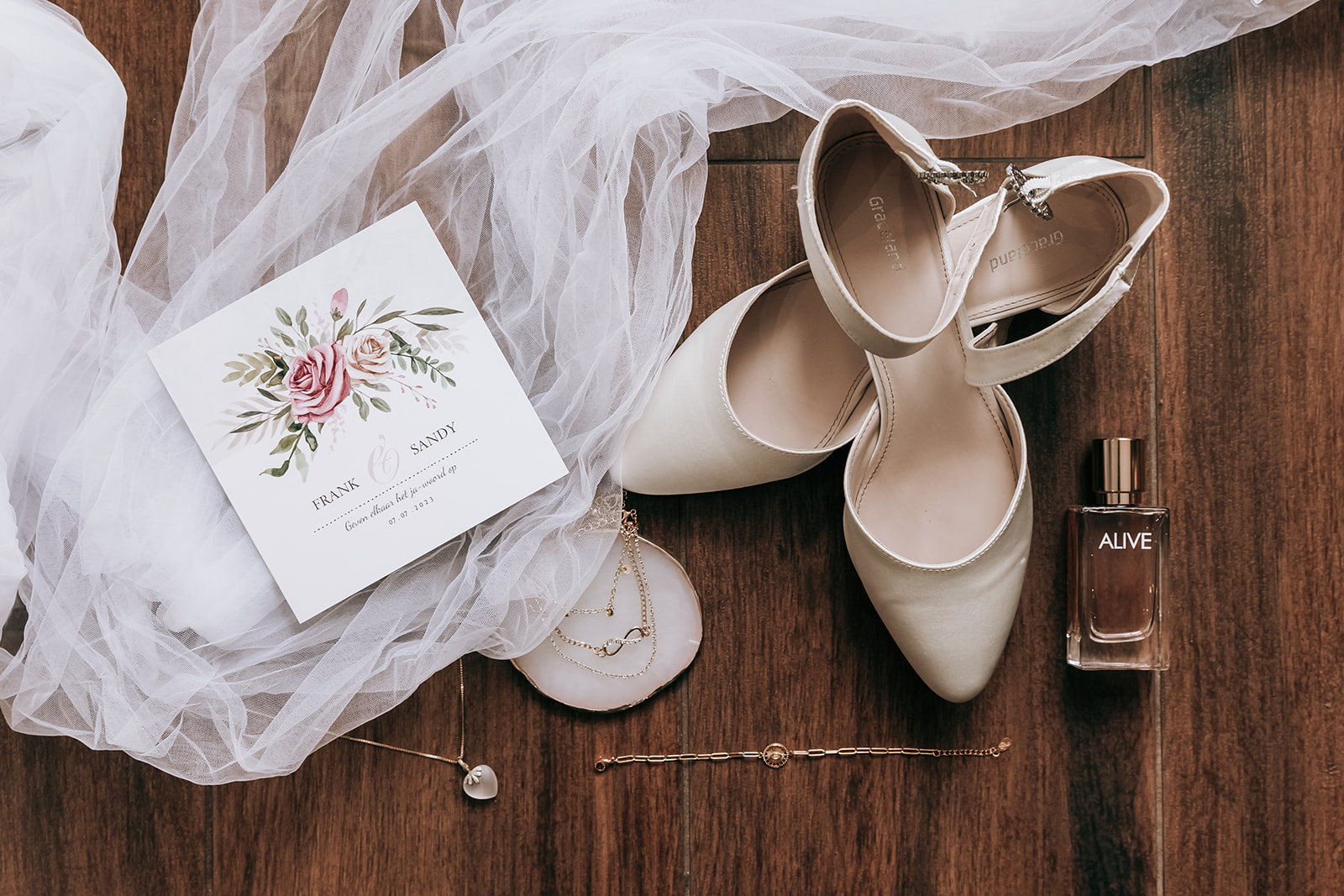 Bruidsschoenen schoenen hakken bruid trouwen