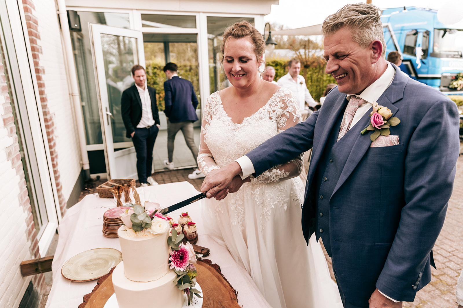 Trouwen-oirschot-spoordonk-eindhoven-golfbaan-bruiloft-trouwreportage-bruidtaart