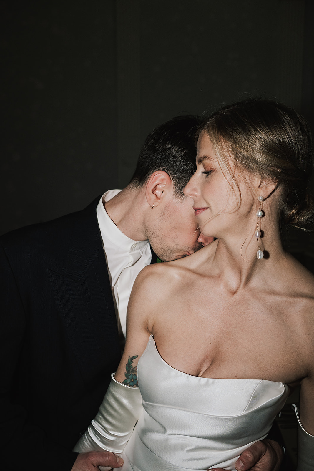 Modern Wedding Photography by Lisa Jane Photography at ICA London