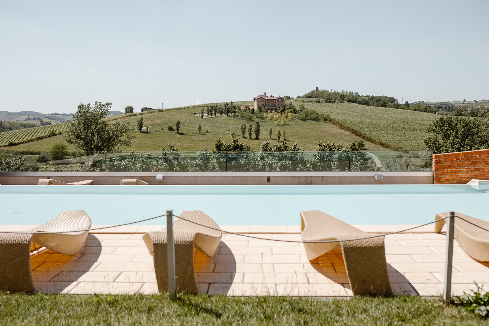 Pool with a view on Monferrato hills