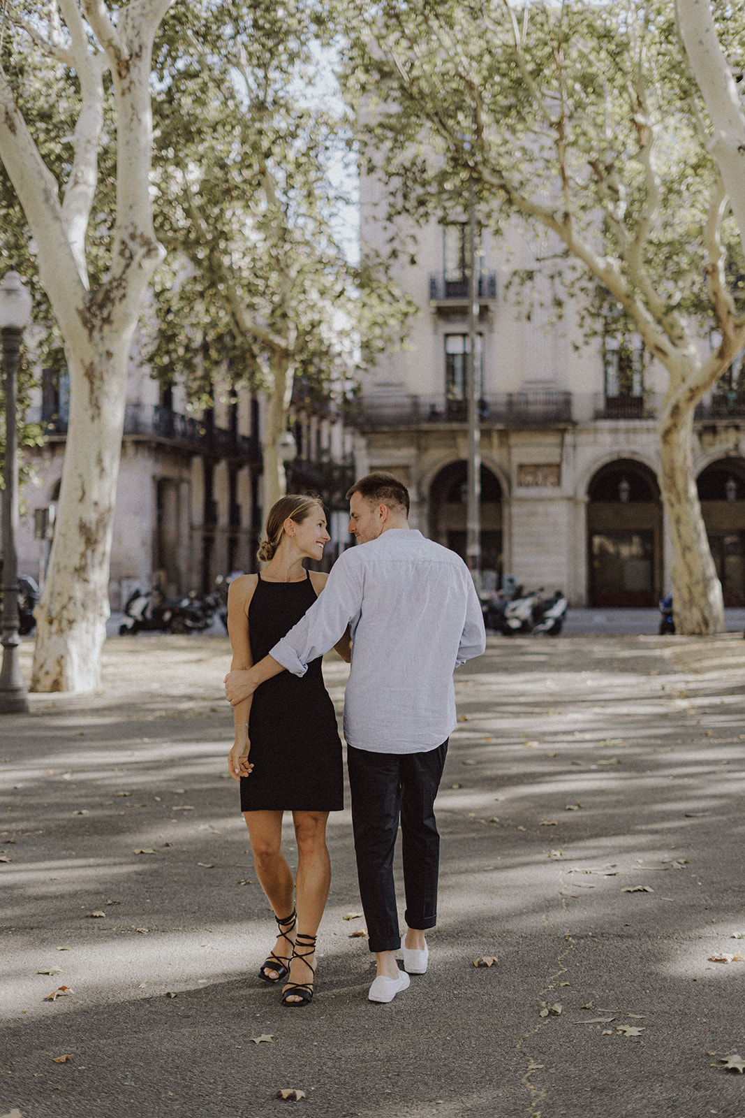 Lifestyle couple photoshoot in Barcelona