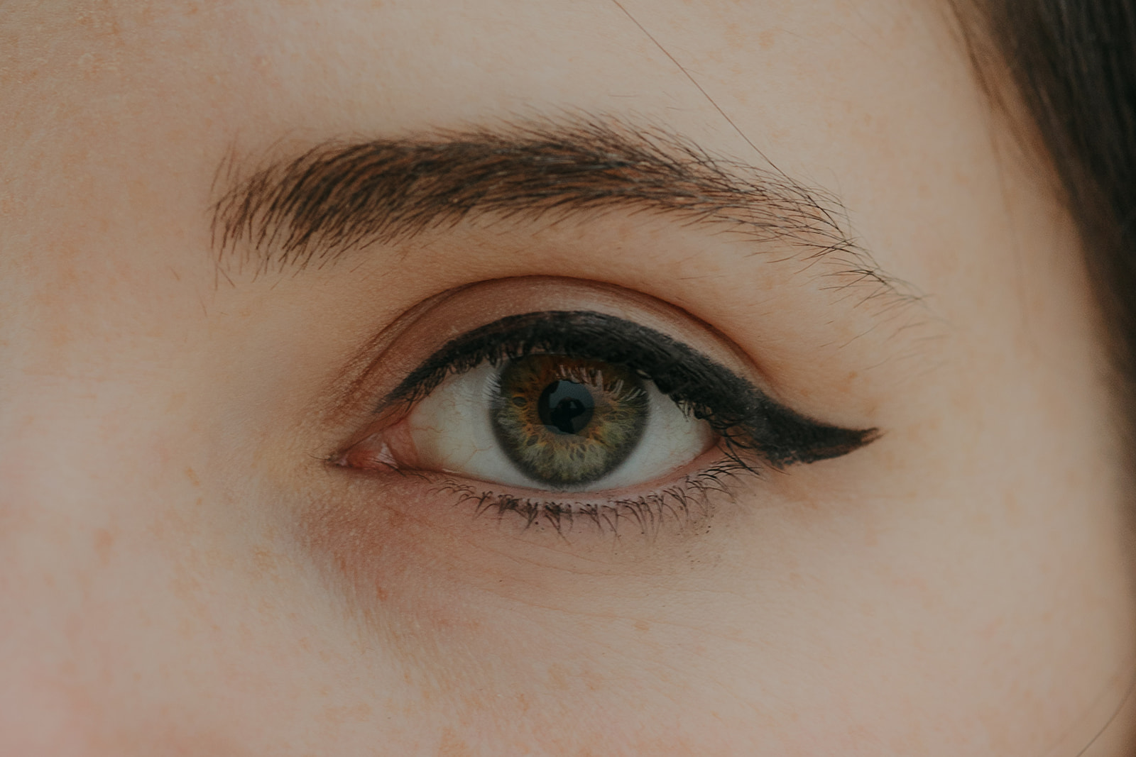 close-up of a bride's eye