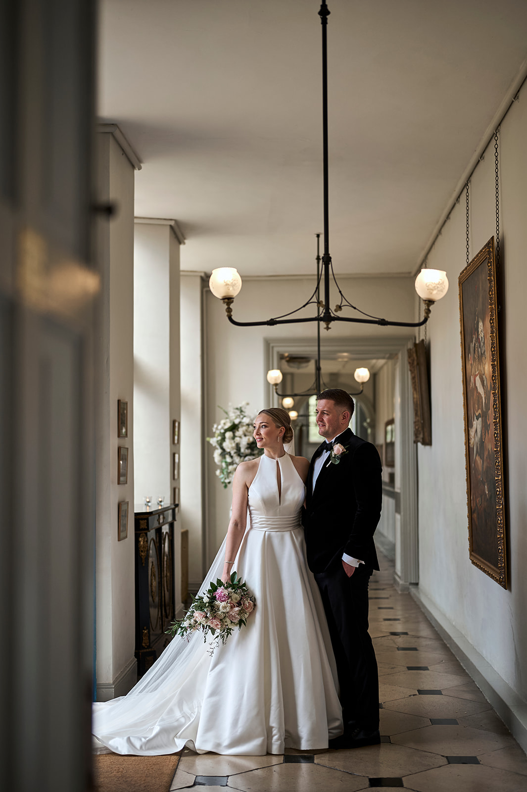 WEDDING COUPLE AT GOSFIELD HALL - RACHEL REEVE PHOTOGRAPHY